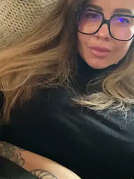 Etwas neugierig online show from December 24, 2024, 2:12 pm