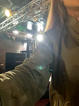 Etwas neugierig online show from October 13, 2025, 3:12 pm