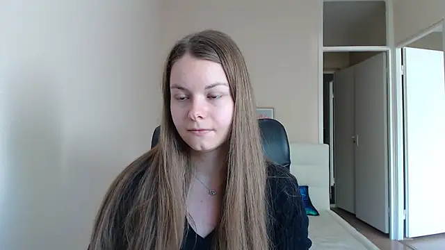 AnnaSweet18 online show from September 30, 2025, 9:47 am