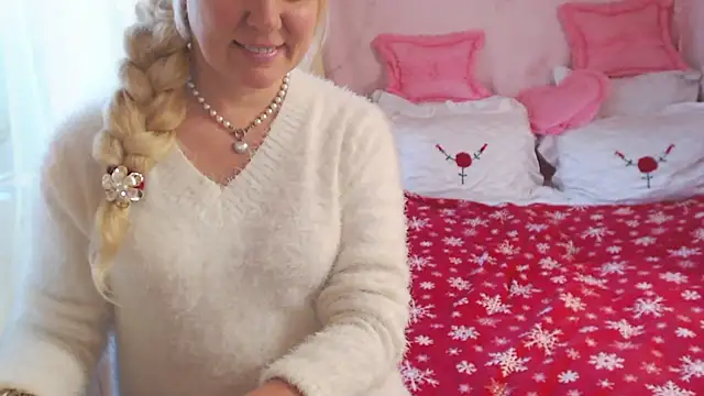 SunnySylvia online show from February 10, 2025, 2:26 pm