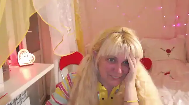 SunnySylvia online show from March 18, 2025, 5:31 pm