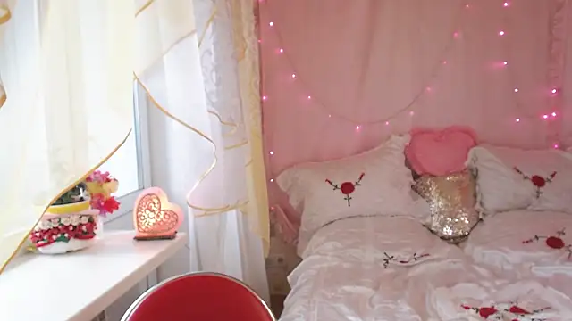 SunnySylvia online show from March 19, 2026, 7:12 am