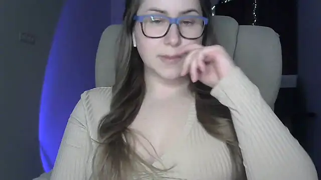 SeasonalSomeone online show from April 22, 2026, 11:06 pm