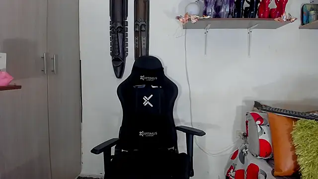 sashasweethot online show from November 30, 2025, 1:37 pm