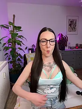 Trixie-Tainted online show from March 12, 2025, 10:59 am