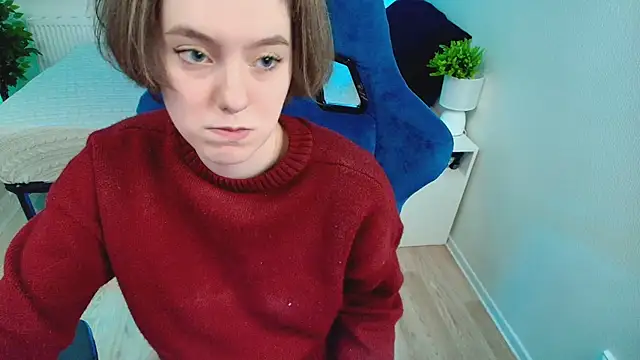 CranberryHot online show from September 19, 2025, 10:43 pm