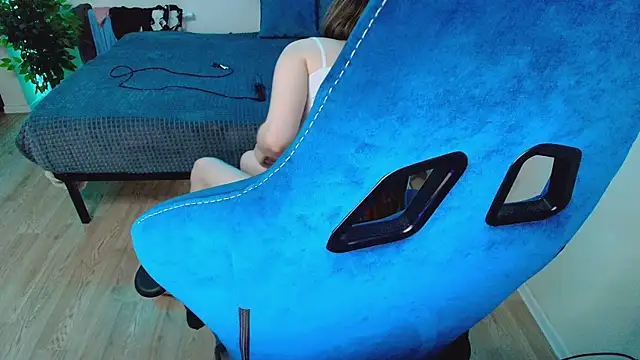 CranberryHot online show from November 16, 2025, 10:04 pm