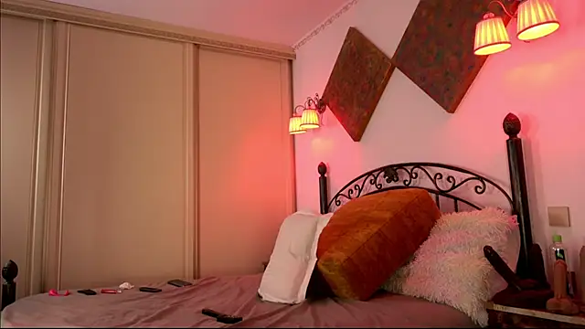 Snapshot of einneuesleben chatting on February 19, 2025, 9:06 am einneuesleben online show from February 19, 2025, 9:06 am