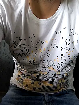 Snapshot of Leo_Big chatting on December 18, 2025, 4:35 pm Leo Big online show from December 18, 2025, 4:35 pm