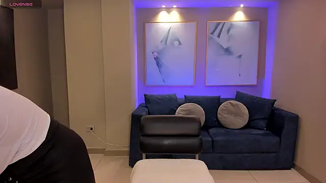 MorganHicks online show from November 16, 2025, 11:38 am