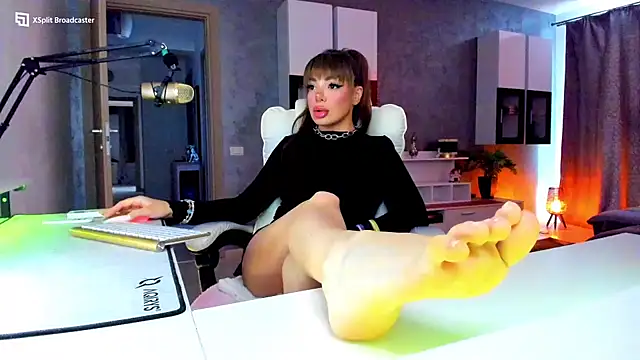 Miss kay1111 online show from June 28, 2026, 12:11 pm
