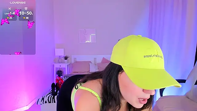 HelenaRegal online show from January 31, 2025, 1:56 pm