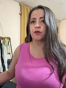 latinfemale online show from November 30, 2025, 12:14 am