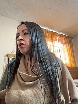 latinfemale online show from April 20, 2026, 8:43 pm