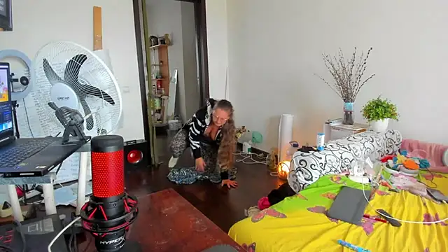 IamYourNarcotic online show from October 21, 2025, 11:44 am