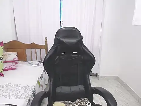 yeslluisa online show from November 2, 2025, 3:58 pm