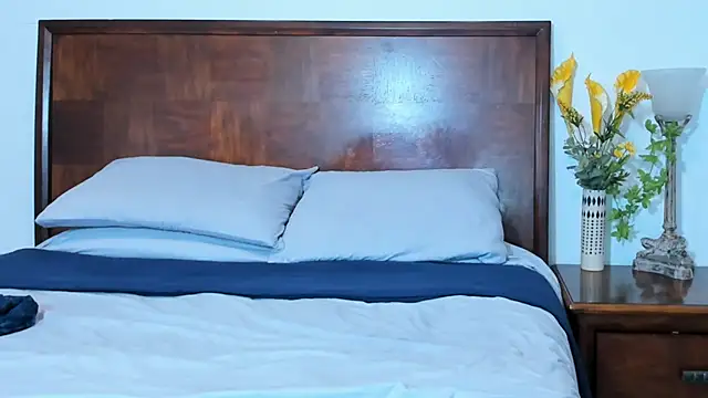 Christine 35 online show from February 15, 2025, 5:39 pm