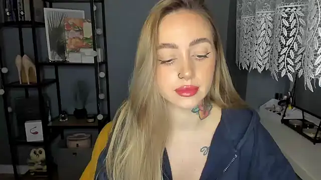 sexyCoralie online show from December 10, 2024, 11:00 am