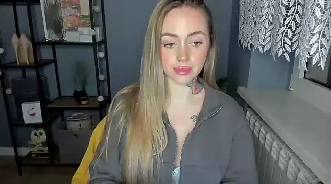 sexyCoralie online show from January 5, 2025, 6:02 pm