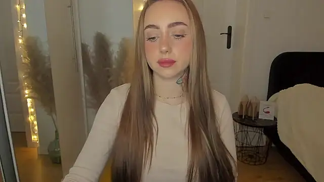 Snapshot of sexyCoralie chatting on January 7, 2026, 11:56 am sexyCoralie online show from January 7, 2026, 11:56 am