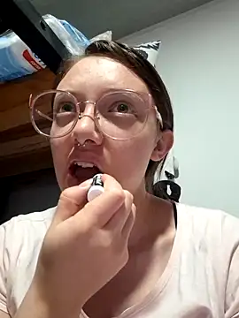 linda-schmidt online show from March 18, 2025, 11:31 pm