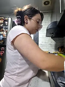 linda-schmidt online show from September 22, 2025, 12:23 am