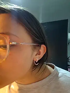 linda-schmidt online show from April 11, 2026, 1:54 am