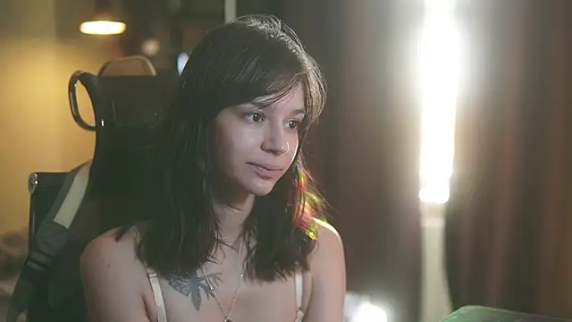 alyssa sweet online show from September 17, 2025, 4:25 am