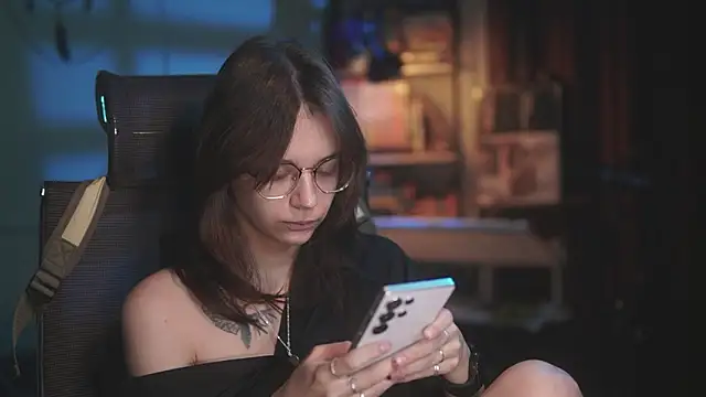 alyssa sweet online show from March 16, 2026, 4:51 am