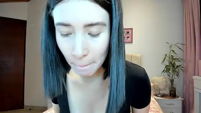 macarena vallejo online show from September 16, 2025, 2:56 am