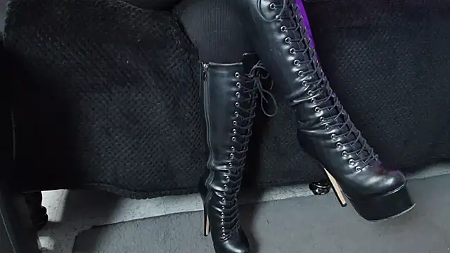  Jade 16 online show from November 19, 2025, 11:43 am