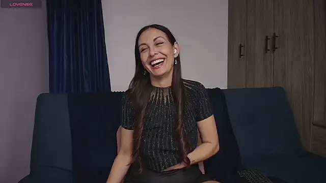 Swetisabella01 online show from May 16, 2026, 12:40 am