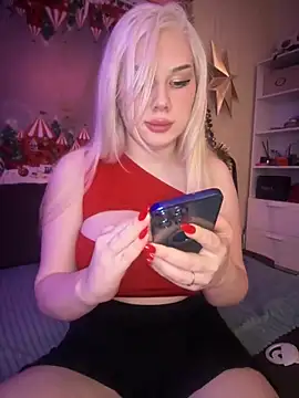 LaraHollywood online show from December 15, 2024, 3:24 am