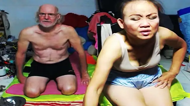 1CuteAndSexy69 online show from February 6, 2025, 9:00 am