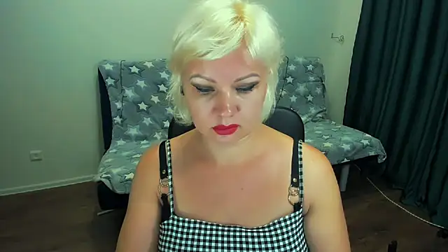 Angelaroberti3 online show from September 26, 2025, 5:06 pm