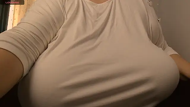 SenzualHotM online show from February 9, 2025, 7:05 am