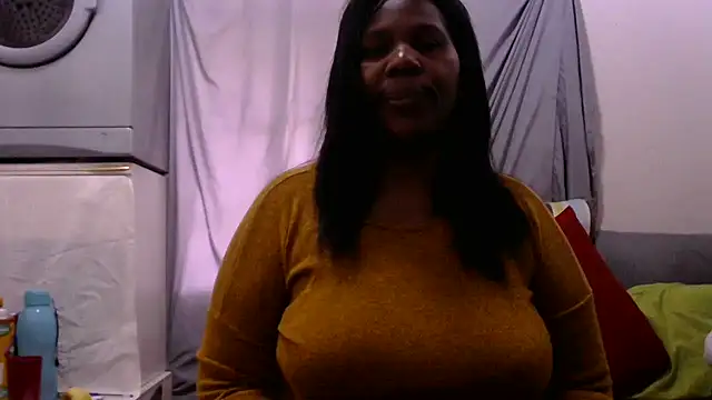 Snapshot of Delicioussexy chatting on May 5, 2026, 9:28 am Delicioussexy online show from May 5, 2026, 9:28 am
