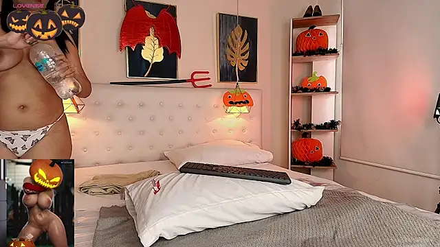 valerie lya online show from October 11, 2025, 8:18 pm