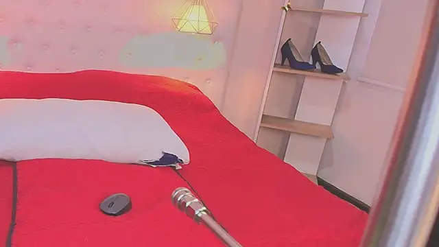 Snapshot of valerie_lya chatting on May 9, 2026, 1:05 pm valerie lya online show from May 9, 2026, 1:05 pm