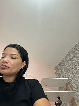 Snapshot of valerie_lya chatting on May 23, 2026, 8:13 pm valerie lya online show from May 23, 2026, 8:13 pm