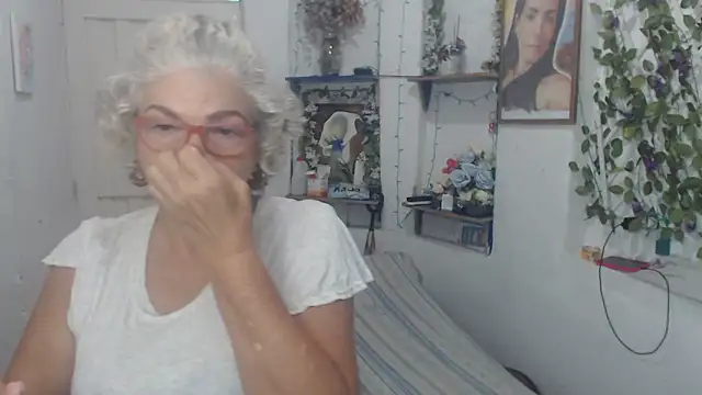 FunnyGrandma online show from September 26, 2025, 5:39 pm