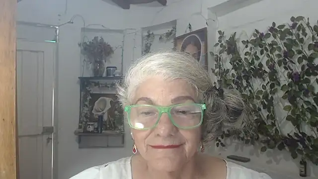Snapshot of FunnyGrandma chatting on July 7, 2026, 8:24 pm FunnyGrandma online show from July 7, 2026, 8:24 pm