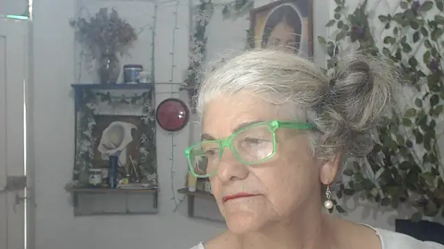 Snapshot of FunnyGrandma chatting on July 8, 2026, 6:23 pm FunnyGrandma online show from July 8, 2026, 6:23 pm