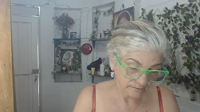 Snapshot of FunnyGrandma chatting on July 18, 2026, 8:23 pm FunnyGrandma online show from July 18, 2026, 8:23 pm