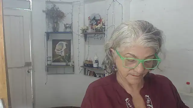 Snapshot of FunnyGrandma chatting on July 31, 2026, 4:50 pm FunnyGrandma online show from July 31, 2026, 4:50 pm