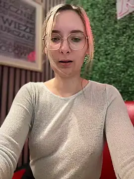 The Snowwhitee online show from February 8, 2025, 9:24 am