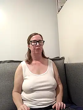 SweetandNaughty1 online show from November 4, 2025, 7:57 pm