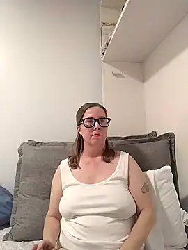 SweetandNaughty1 online show from December 5, 2025, 2:09 am