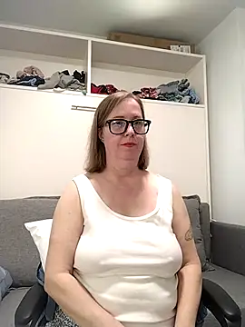 SweetandNaughty1 online show from January 7, 2026, 7:27 pm