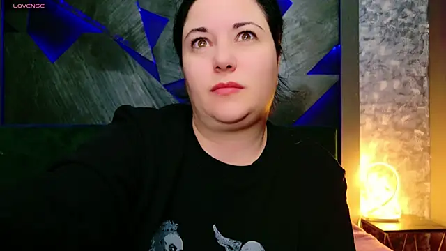 AleshaArabian online show from January 18, 2025, 7:48 pm